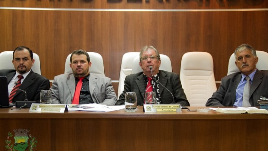Vereador Lili da Barbearia durante uso da Tribuna, na última sessão Vereador Lili da Barbearia durante uso da Tribuna, na última sessão