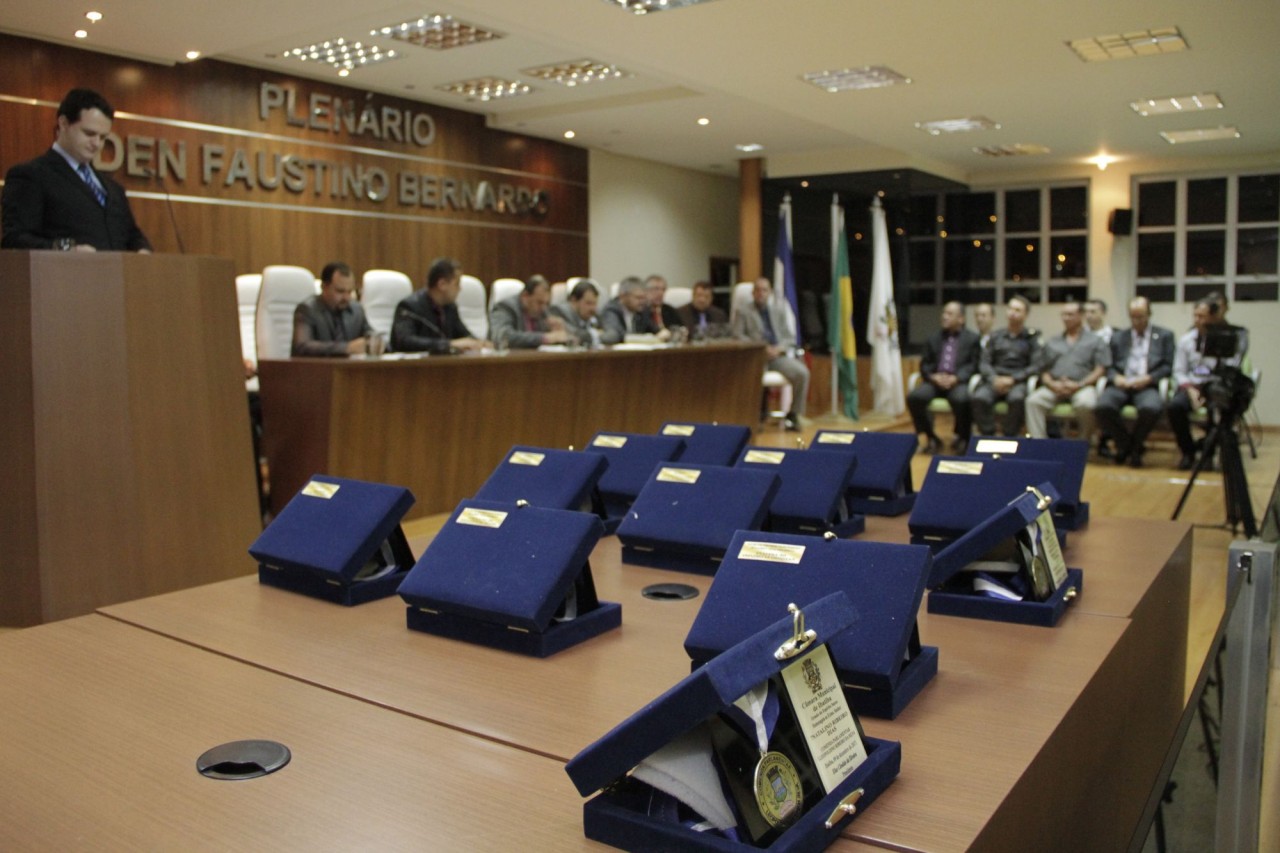 Personalidades que promovem melhorias na segurança pública recebem homenagens Personalidades que promovem melhorias na segurança pública recebem homenagens