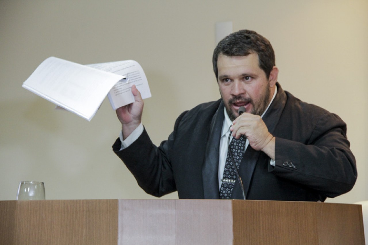 Parlamentares avaliam fim da greve dos servidores de Ibatiba Parlamentares avaliam fim da greve dos servidores de Ibatiba