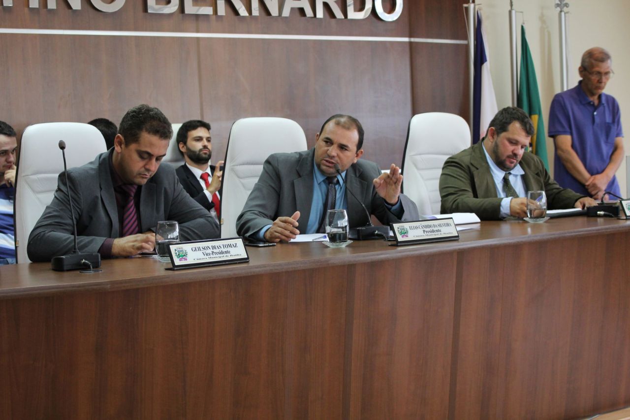 Parlamentares aprovam orçamento de R$ 61 milhões para Ibatiba Parlamentares aprovam orçamento de R$ 61 milhões para Ibatiba