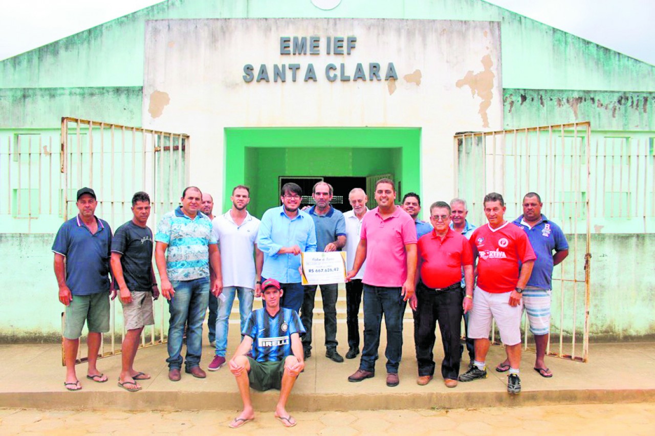 Câmara comemora início das obras de construção e reforma de escolas Câmara comemora início das obras de construção e reforma de escolas