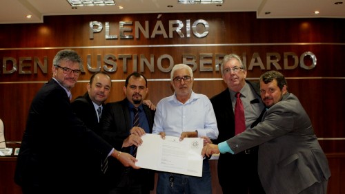 Parlamentares se unem para apoiar Apae de Ibatiba Parlamentares se unem para apoiar Apae de Ibatiba