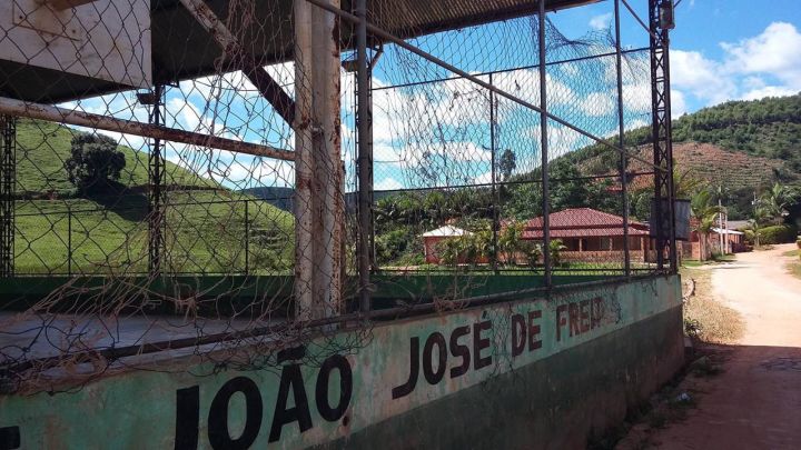 Parlamentares denunciam sobre situação precária de quadra e escolas municipais Parlamentares denunciam sobre situação precária de quadra e escolas municipais