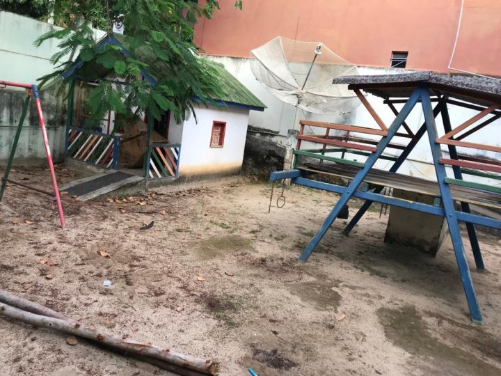 Parlamentares denunciam sobre situação precária de quadra e escolas municipais Parlamentares denunciam sobre situação precária de quadra e escolas municipais