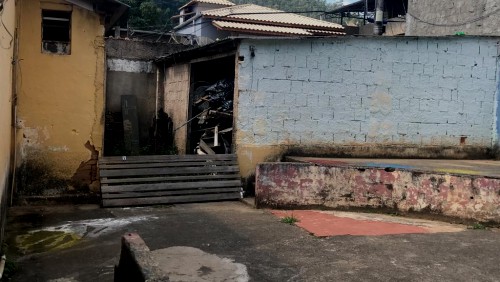 Parlamentares denunciam sobre situação precária de quadra e escolas municipais Parlamentares denunciam sobre situação precária de quadra e escolas municipais