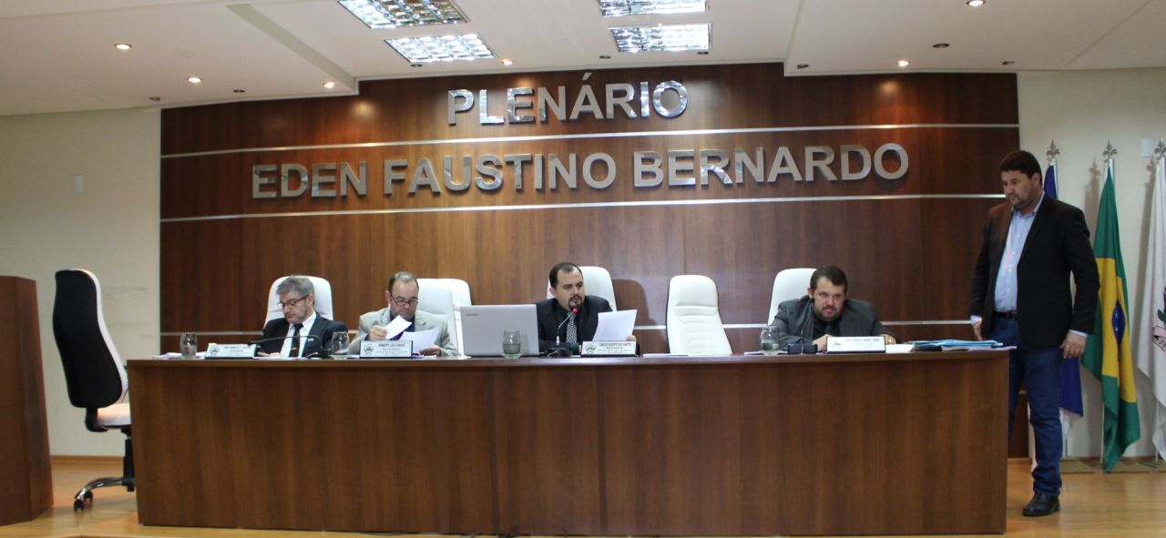 Lei de Diretrizes Orçamentárias (LDO) é aprovada em sessão extraordinária Lei de Diretrizes Orçamentárias (LDO) é aprovada em sessão extraordinária