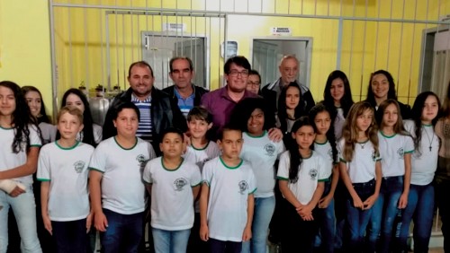 Parlamentares acompanham finalização das obras das escolas de Perobas e de Cachoeira Alegre