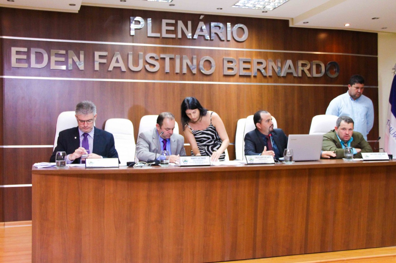 Três projetos são aprovados por unanimidade durante segunda sessão do ano Três projetos são aprovados por unanimidade durante segunda sessão do ano