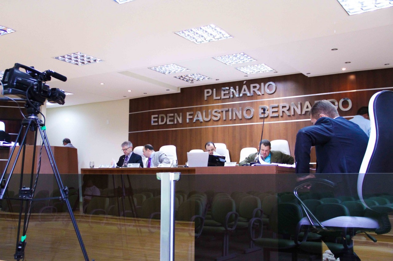 Obras em andamento no município voltam a ser destaque durante Sessão na Câmara Obras em andamento no município voltam a ser destaque durante Sessão na Câmara