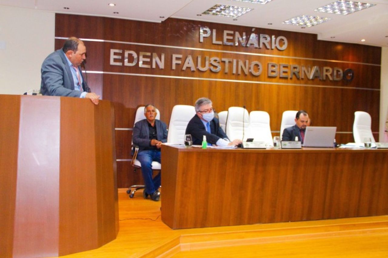 Vereadores parabenizam executivo por obras em fase de conclusão no município Vereadores parabenizam executivo por obras em fase de conclusão no município