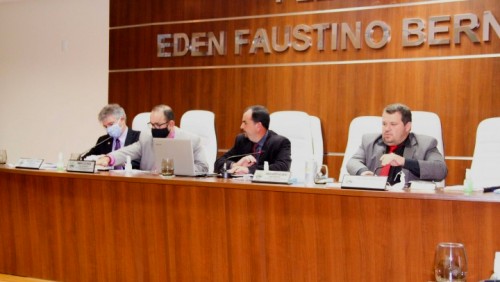 Vereador solicita a ampliação dos horários de atendimentos de supermercados e padarias Vereador solicita a ampliação dos horários de atendimentos de supermercados e padarias