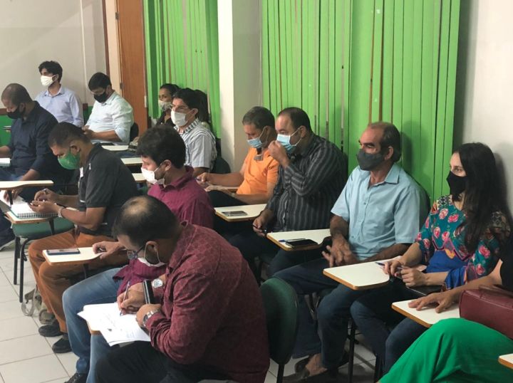 Vereadores participam de reunião sobre pautas do Consórcio Caparaó Vereadores participam de reunião sobre pautas do Consórcio Caparaó