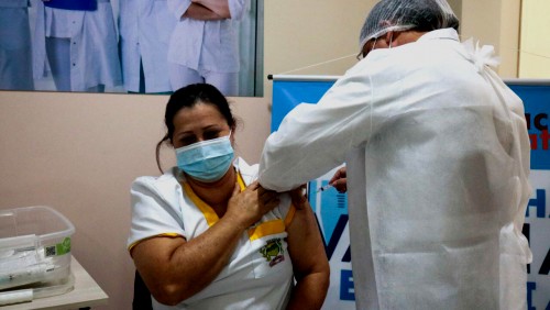 Vereadores de Ibatiba acompanham início do programa de imunização contra a Covid-19 Vereadores de Ibatiba acompanham início do programa de imunização contra a Covid-19