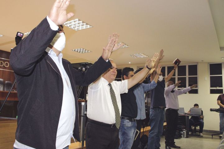 Culto marca ínicio da 1ª Sessão Ordinária da Câmara Culto marca ínicio da 1ª Sessão Ordinária da Câmara