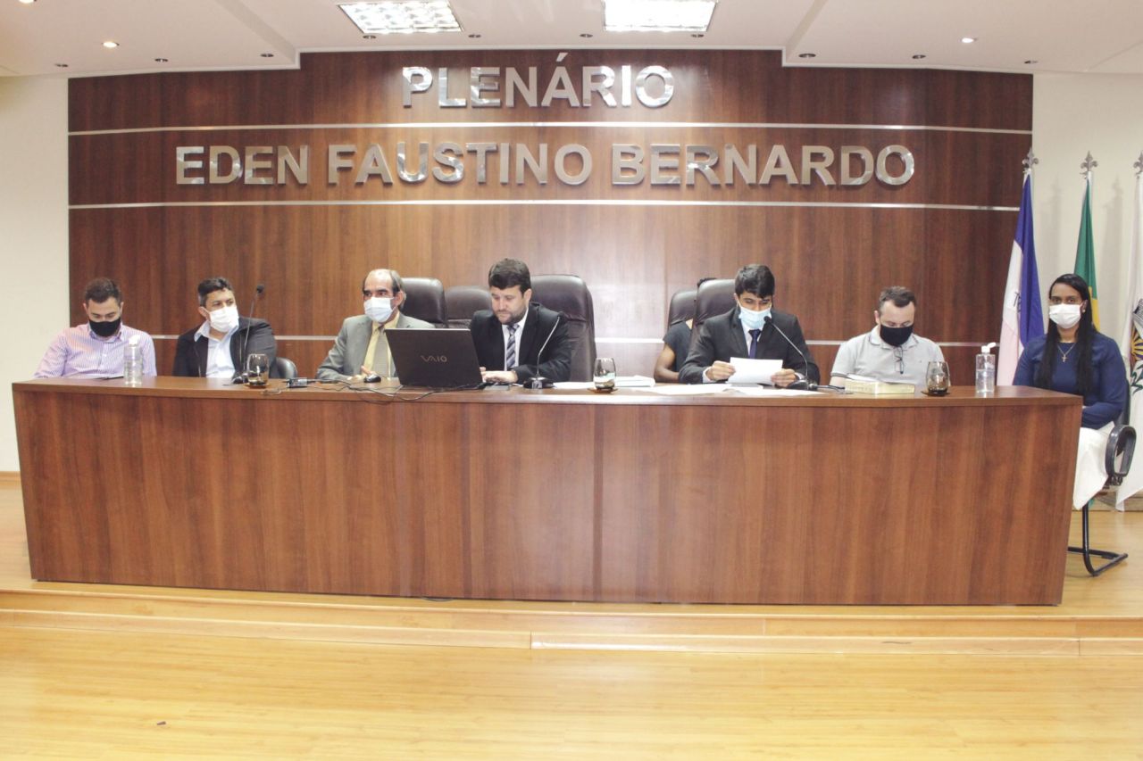 Vereadores aprovam reestruturação administrativa da Câmara Vereadores aprovam reestruturação administrativa da Câmara