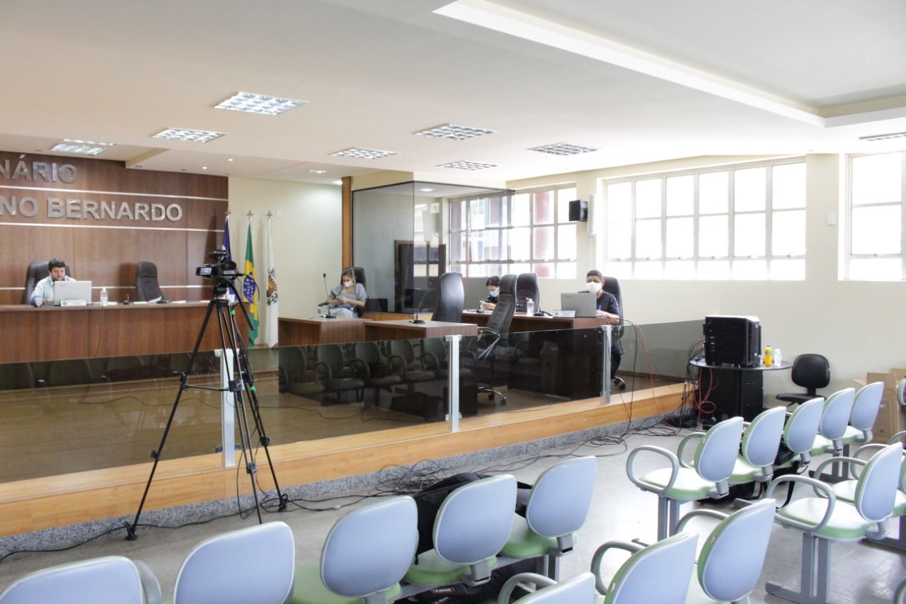 Câmara de Ibatiba realiza primeira sessão virtual por videoconferência Câmara de Ibatiba realiza primeira sessão virtual por videoconferência