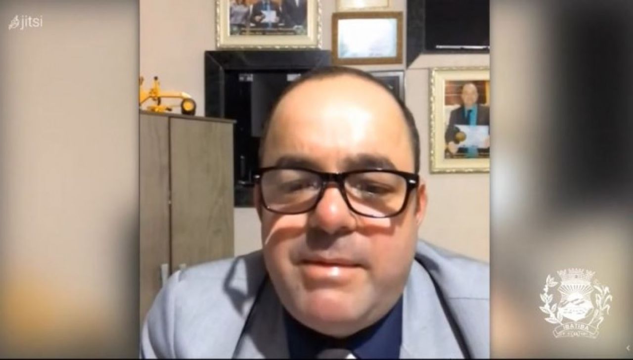 “Apae vai receber dois novos veículos” destaca vereador Robertinho Magnético “Apae vai receber dois novos veículos” destaca vereador Robertinho Magnético