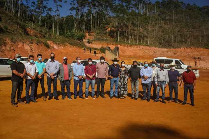 Vereadores visitam futuro Centro de Distribuição de Revsol no Caparaó Vereadores visitam futuro Centro de Distribuição de Revsol no Caparaó