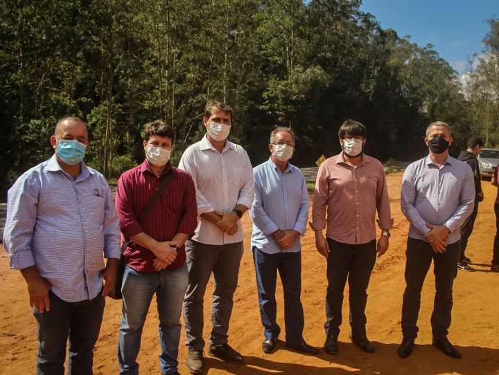 Vereadores visitam futuro Centro de Distribuição de Revsol no Caparaó Vereadores visitam futuro Centro de Distribuição de Revsol no Caparaó