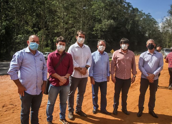 Vereadores visitam futuro Centro de Distribuição de Revsol no Caparaó Vereadores visitam futuro Centro de Distribuição de Revsol no Caparaó