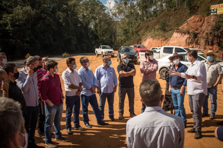 Vereadores visitam futuro Centro de Distribuição de Revsol no Caparaó Vereadores visitam futuro Centro de Distribuição de Revsol no Caparaó