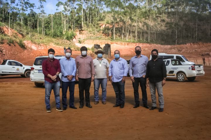 Vereadores visitam futuro Centro de Distribuição de Revsol no Caparaó Vereadores visitam futuro Centro de Distribuição de Revsol no Caparaó