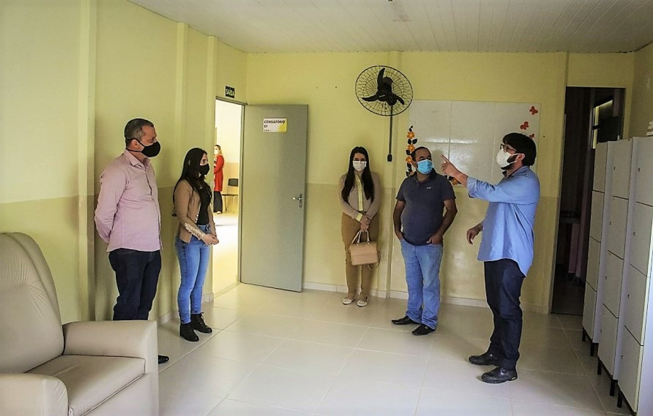 Vereadores acompanham entrega do Centro Municipal de Psicologia de Ibatiba Vereadores acompanham entrega do Centro Municipal de Psicologia de Ibatiba