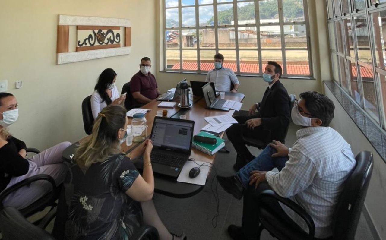 Câmara debate instruções normativas para contratações e aquisições em reunião com servidores Câmara debate instruções normativas para contratações e aquisições em reunião com servidores