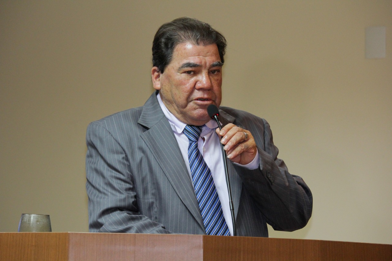 Vereador Jango afirma: “Não vou desistir de solicitar quebra molas para a região de Criciúma e Santa Clara”. Vereador Jango afirma: “Não vou desistir de solicitar quebra molas para a região de Criciúma e Santa Clara”.