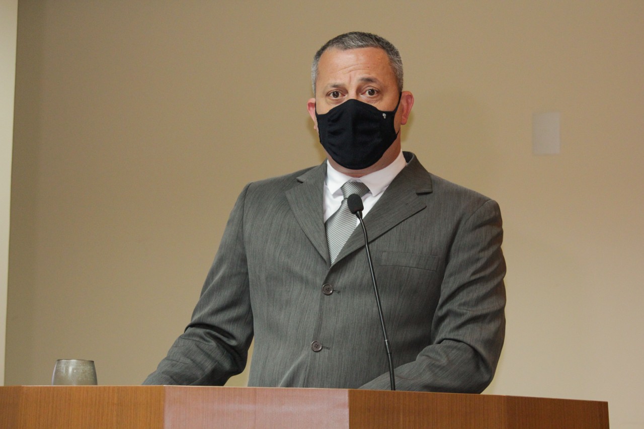 Vereador Leonardo Alexandrino de Carvalho reforça pedido de ajuda à comunidade Galdino sobre expansão da rede elétrica. Vereador Leonardo Alexandrino de Carvalho reforça pedido de ajuda à comunidade Galdino sobre expansão da rede elétrica.