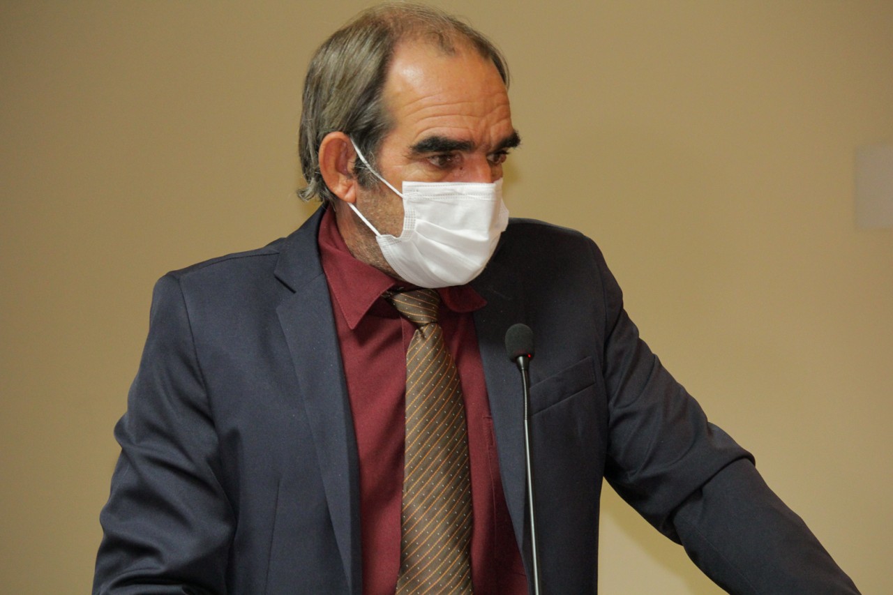 Vereador Jorcy Miranda solicita reforma na quadra de Criciúma e pede agilidade na aplicação do Revsol nas estradas rural Vereador Jorcy Miranda solicita reforma na quadra de Criciúma e pede agilidade na aplicação do Revsol nas estradas rural