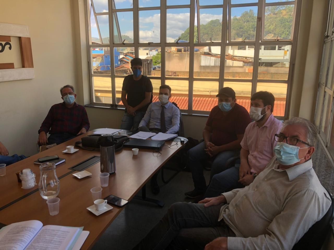 Modernização do Regimento Interno da Câmara Municipal segue em discussão em Ibatiba Modernização do Regimento Interno da Câmara Municipal segue em discussão em Ibatiba