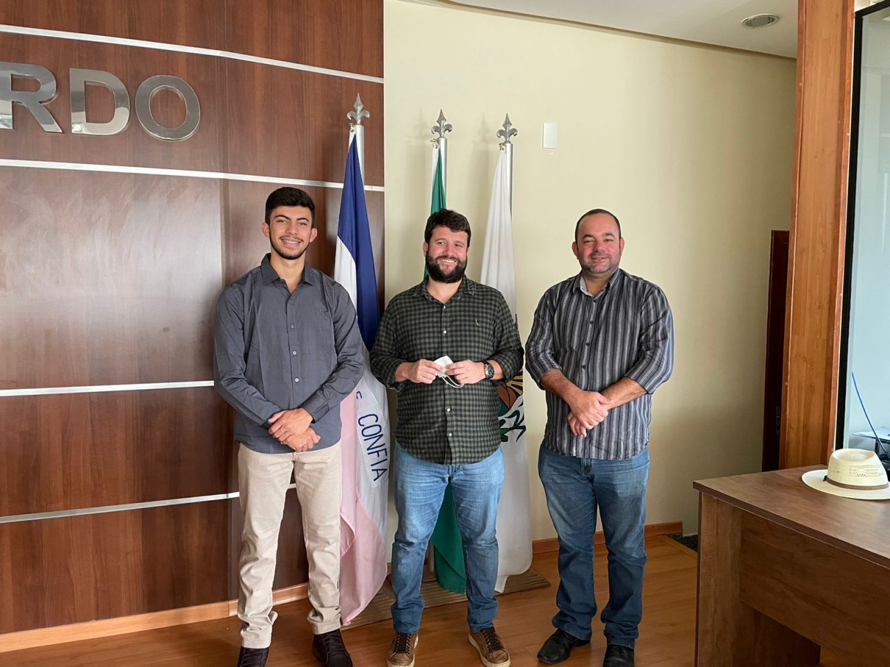 Câmara recebe visita de vereador de Muniz Freire Câmara recebe visita de vereador de Muniz Freire