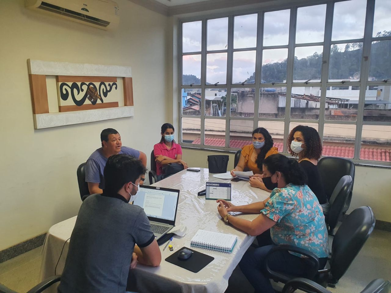 Comissão de Educação recebe monitoras de creche do Município Comissão de Educação recebe monitoras de creche do Município