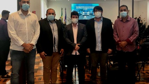 Ibatiba oficializa aquisição de caminhões compactadores de Lixo Ibatiba oficializa aquisição de caminhões compactadores de Lixo