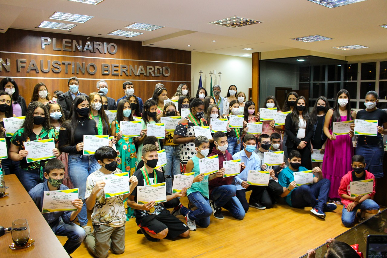 Premiação Aluno Nota 10 reúne comunidade educativa Premiação Aluno Nota 10 reúne comunidade educativa