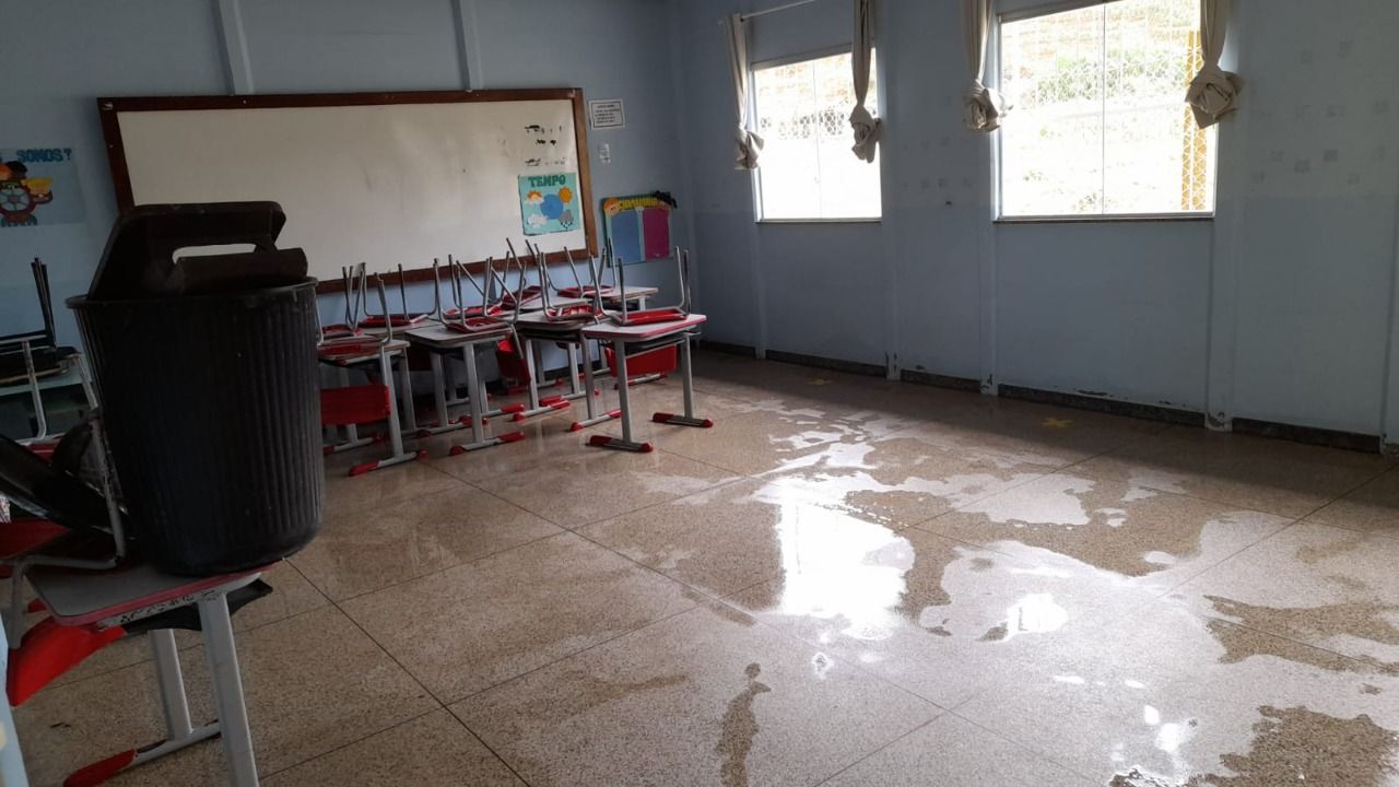 Vereadores visitam áreas alagadas pelas fortes chuvas do fim de semana Vereadores visitam áreas alagadas pelas fortes chuvas do fim de semana