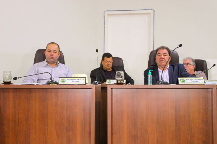 Sessão Extraordinária aprova nove projetos de Lei Sessão Extraordinária aprova nove projetos de Lei