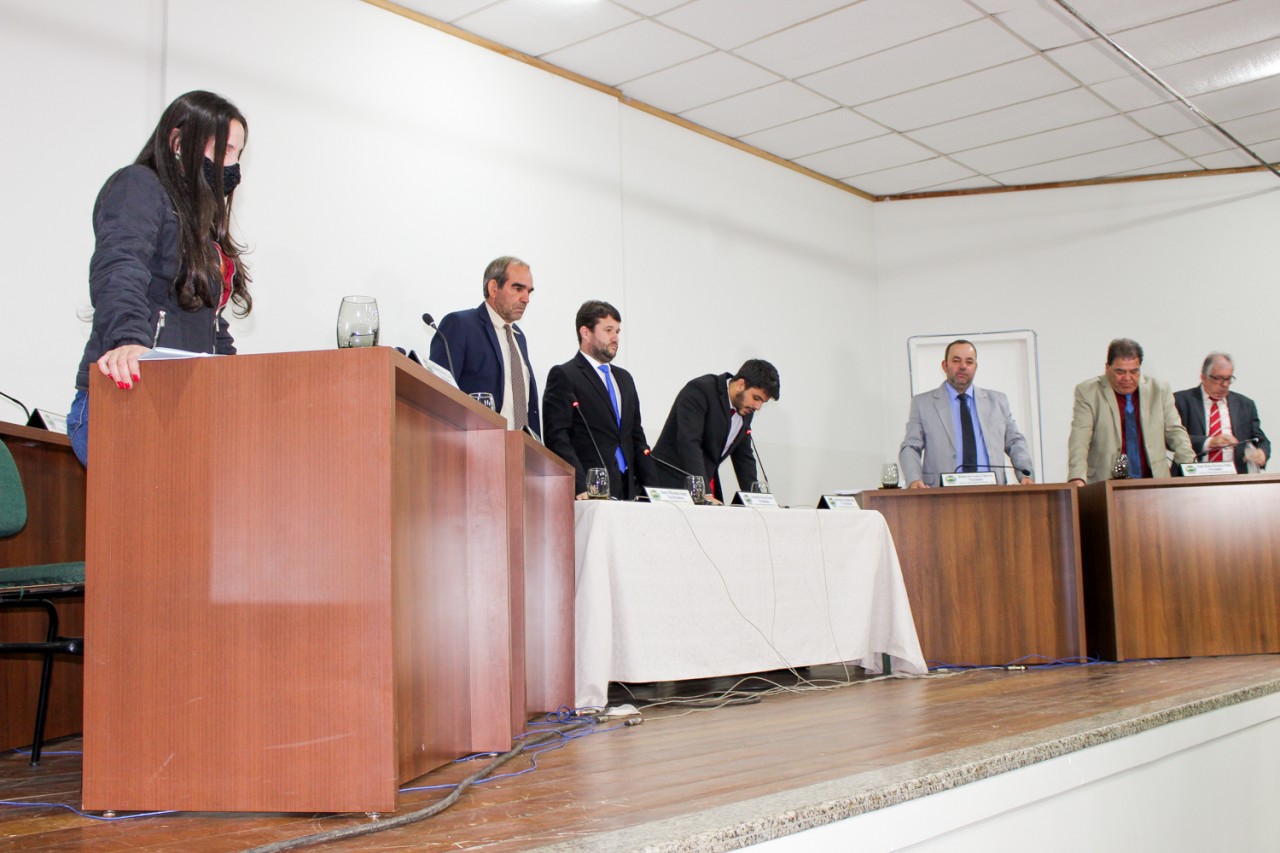 Câmara realiza 8ª Sessão Ordinária de 2022 Câmara realiza 8ª Sessão Ordinária de 2022