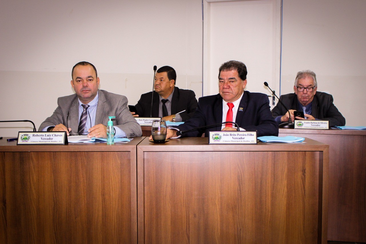 Novo Regimento Interno é  aprovado pelos 11 vereadores de Ibatiba Novo Regimento Interno é  aprovado pelos 11 vereadores de Ibatiba