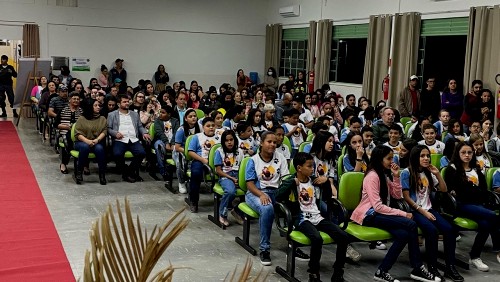 Proerd realiza formatura dos alunos da Escola Municipal David Gomes Proerd realiza formatura dos alunos da Escola Municipal David Gomes