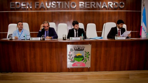 Câmara realiza primeira sessão com votação eletrônica Câmara realiza primeira sessão com votação eletrônica