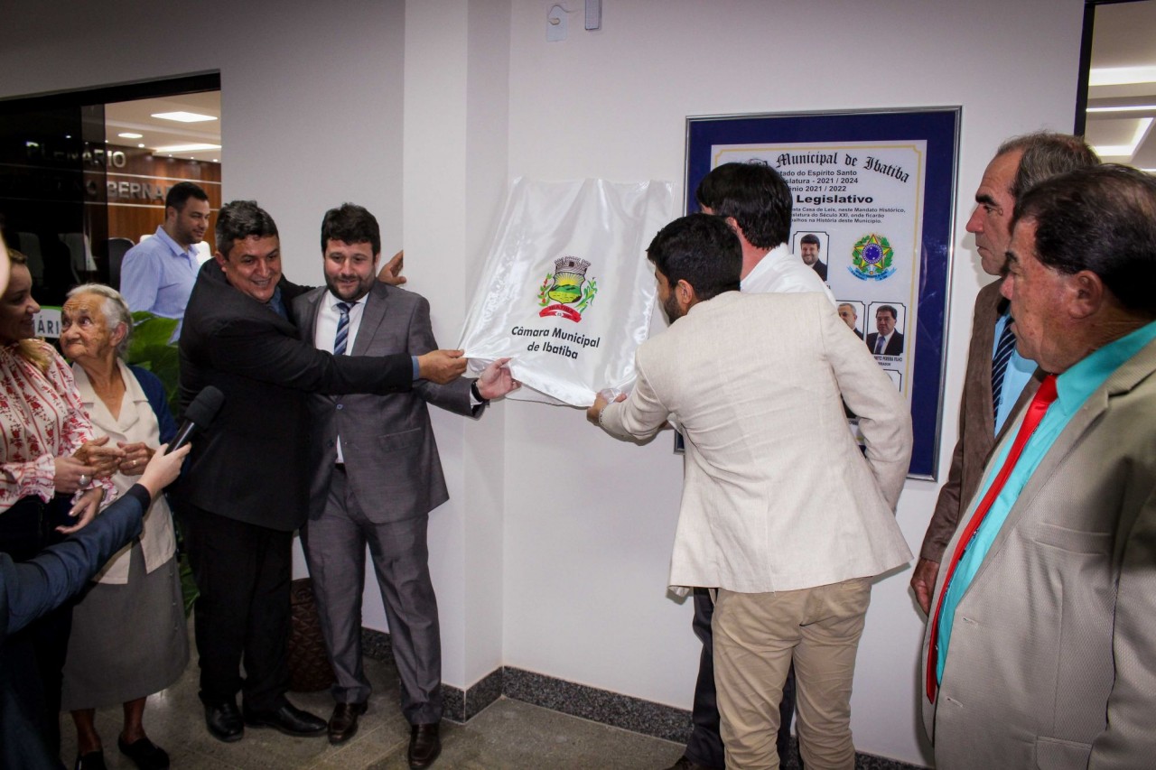 Modernidade: Câmara de Ibatiba inaugura reforma geral Modernidade: Câmara de Ibatiba inaugura reforma geral