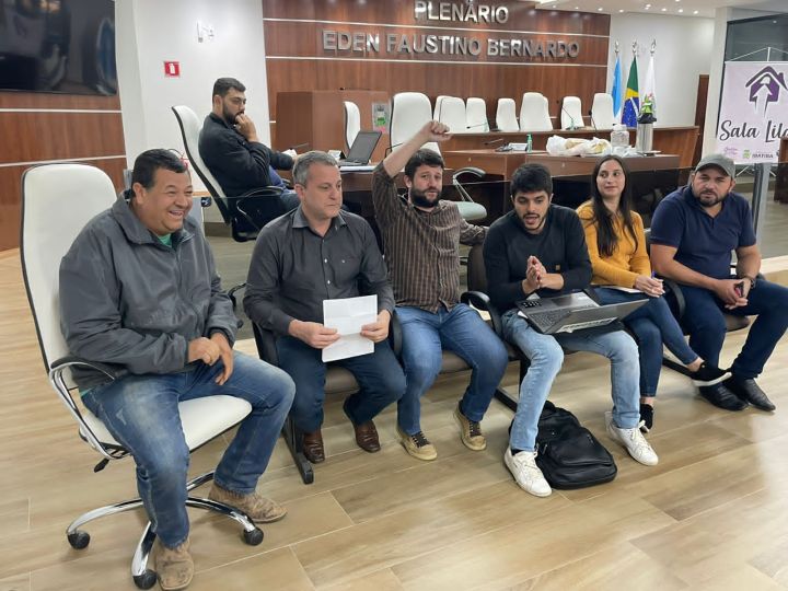 Vereadores discutem com agentes de saúde e endemias projeto de adequação salarial Vereadores discutem com agentes de saúde e endemias projeto de adequação salarial