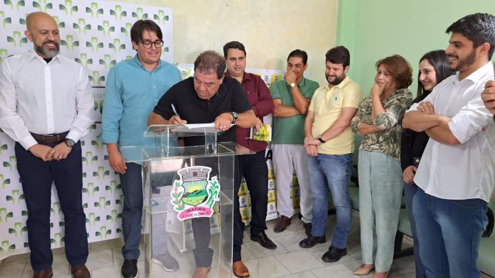 Poder Legislativo participa de cerimônia de abertura do Hospital Público Municipal Poder Legislativo participa de cerimônia de abertura do Hospital Público Municipal