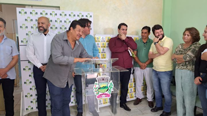 Poder Legislativo participa de cerimônia de abertura do Hospital Público Municipal Poder Legislativo participa de cerimônia de abertura do Hospital Público Municipal