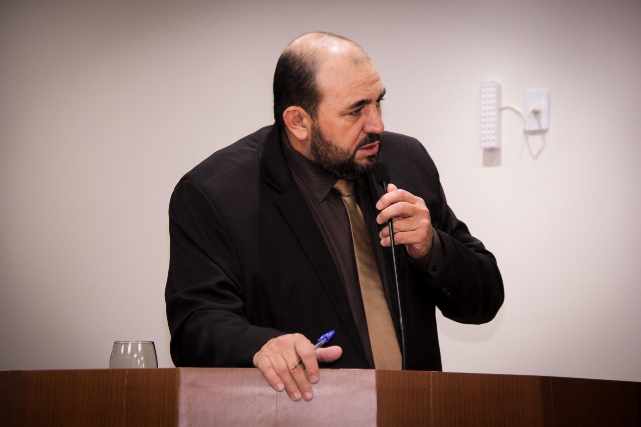Tribuna: vereador Elias Cândido da Silveira destaca campanha contra febre aftosa Tribuna: vereador Elias Cândido da Silveira destaca campanha contra febre aftosa