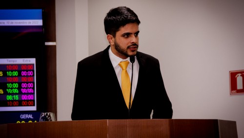 Tribuna: Vereador João Pedro Carvalho Rocha destaca programas do município que geram oportunidades aos jovens Tribuna: Vereador João Pedro Carvalho Rocha destaca programas do município que geram oportunidades aos jovens