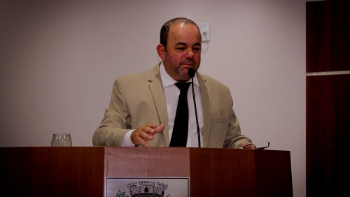 Robertinho Magnético pede a Cesan que efetive reparos após obras na cidade Robertinho Magnético pede a Cesan que efetive reparos após obras na cidade