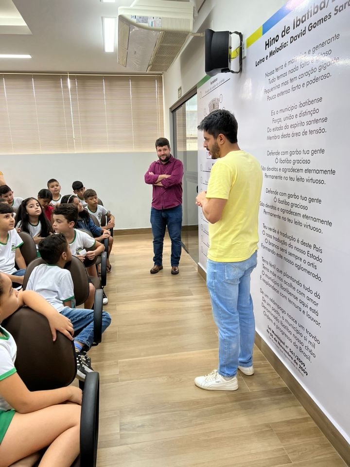 Visita: Estudantes de Ibatiba simulam Sessão Ordinária Visita: Estudantes de Ibatiba simulam Sessão Ordinária